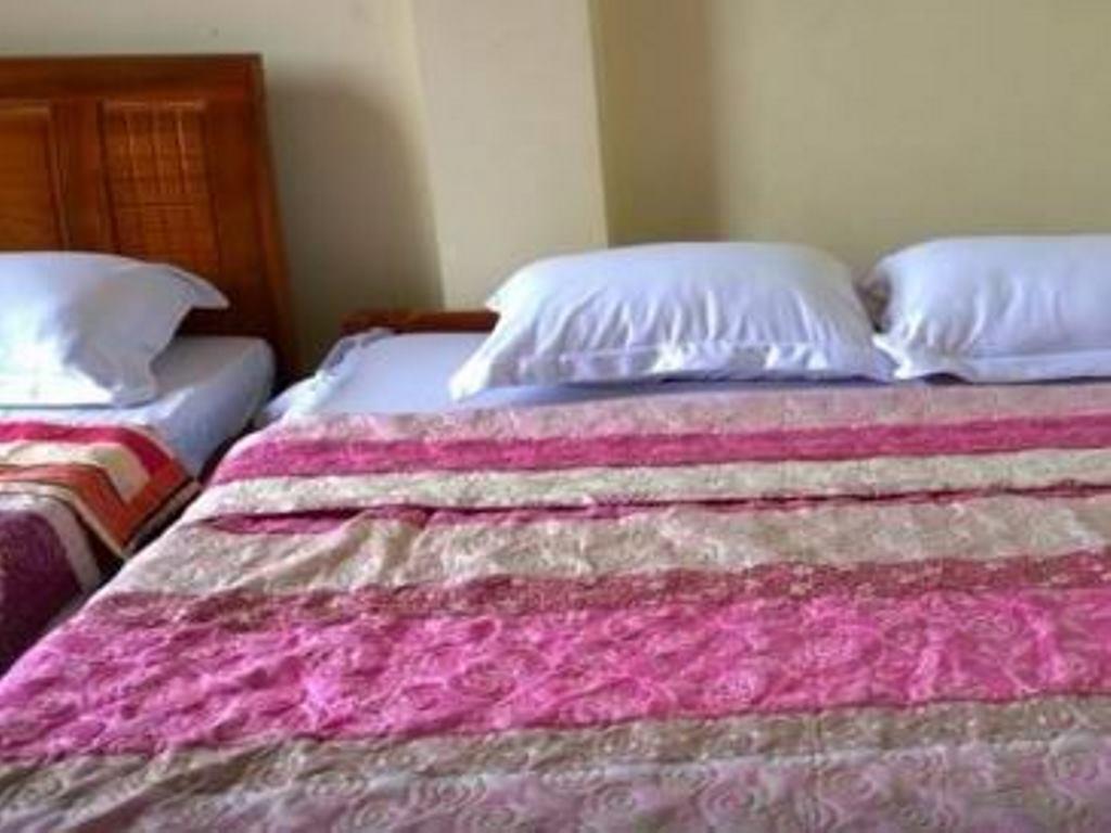 Dimpless Homestay Хуе Екстериор снимка