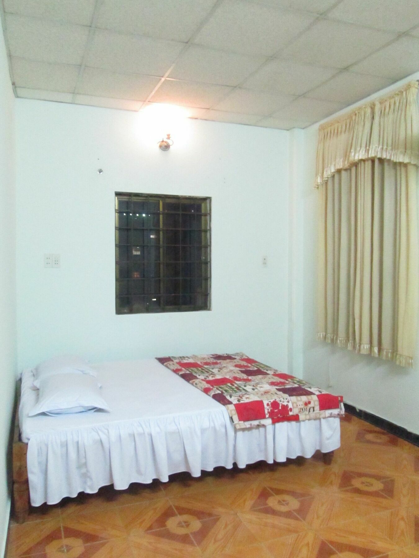 Dimpless Homestay Хуе Екстериор снимка